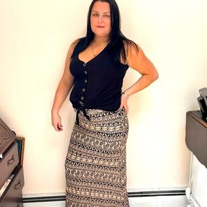 B Envied graphic maxi‎ skirt stretchy size S